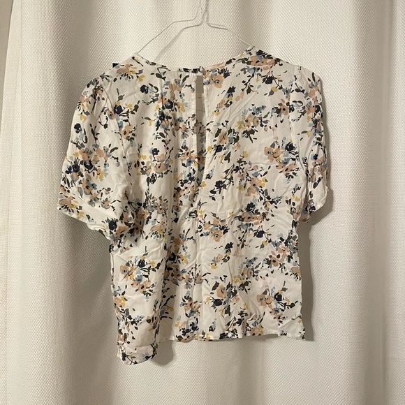 Abercrombie & Fitch Floral Blouse in Cream and Blue - Picture 3 of 6